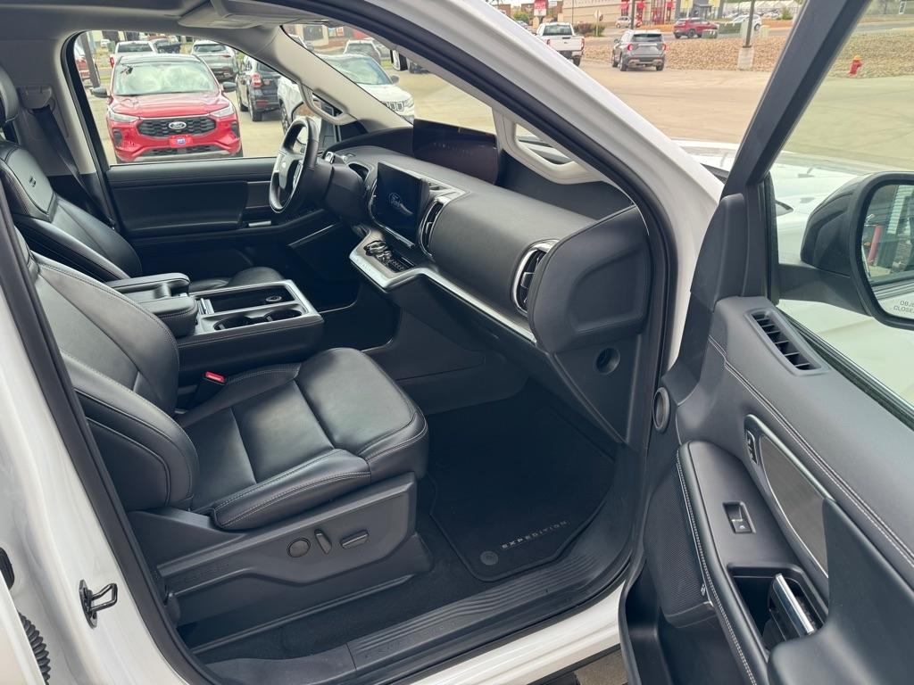 Ford Expedition MAX Platinum 4WD 2025