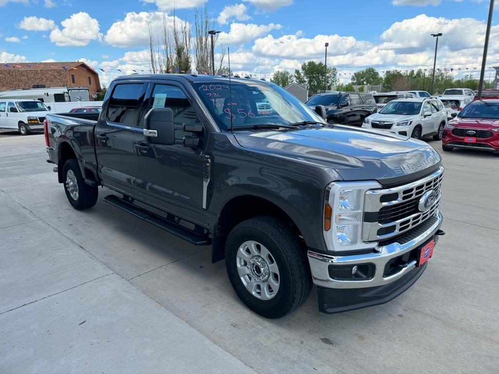 Ford F-250 SD XLT Crew Cab 4WD 2024