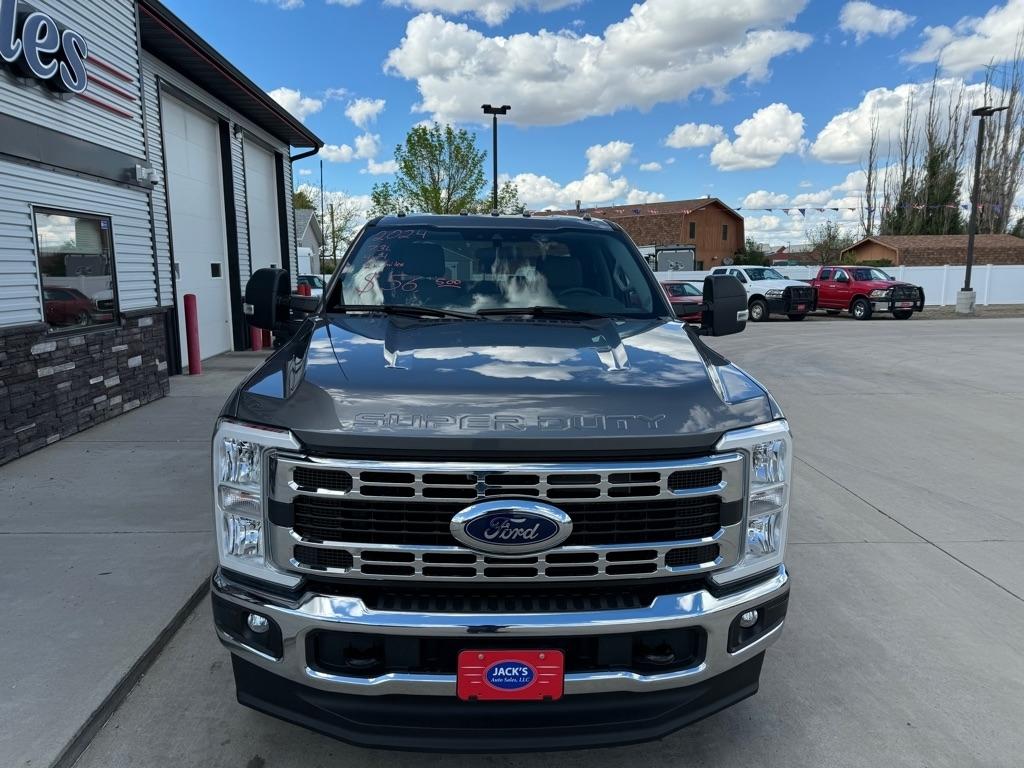 Ford F-250 SD XLT Crew Cab 4WD 2024