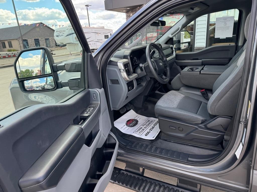 Ford F-250 SD XLT Crew Cab 4WD 2024