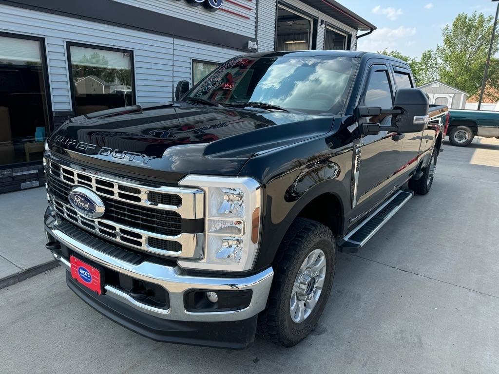 Ford F-250 SD XLT Crew Cab 4WD 2024