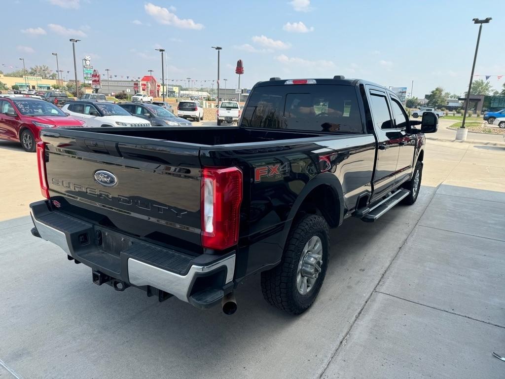 Ford F-250 SD XLT Crew Cab 4WD 2024