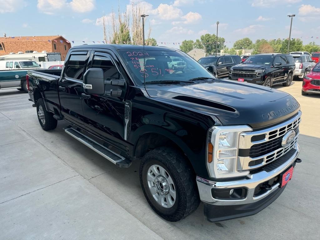 Ford F-250 SD XLT Crew Cab 4WD 2024