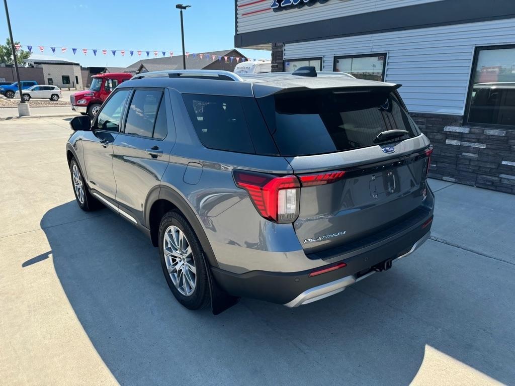 Ford Explorer photo 3
