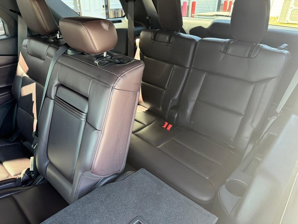 Ford Explorer photo 10