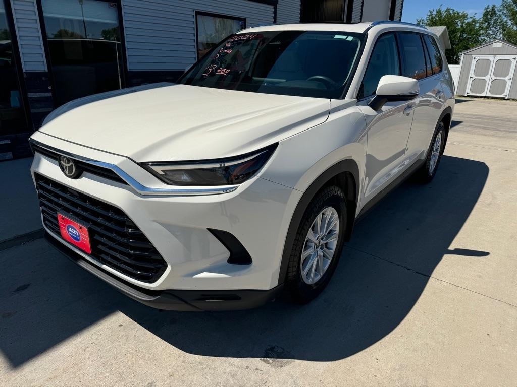 Toyota Grand Highlander XLE AWD 2024