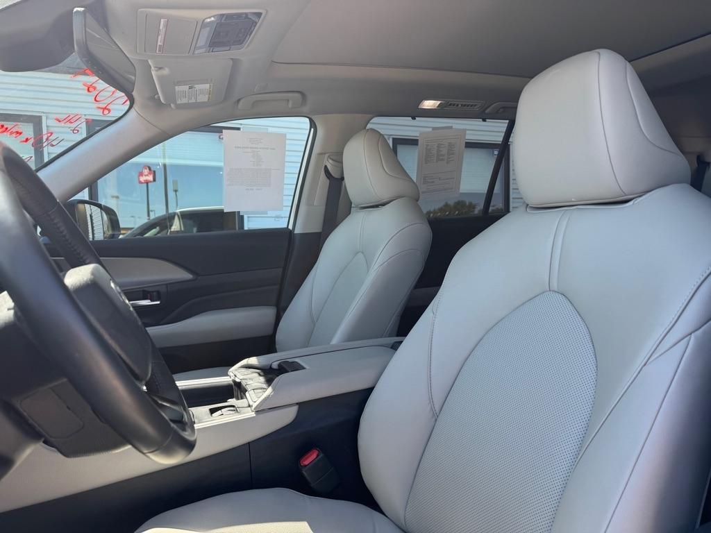 Toyota Grand Highlander XLE AWD 2024