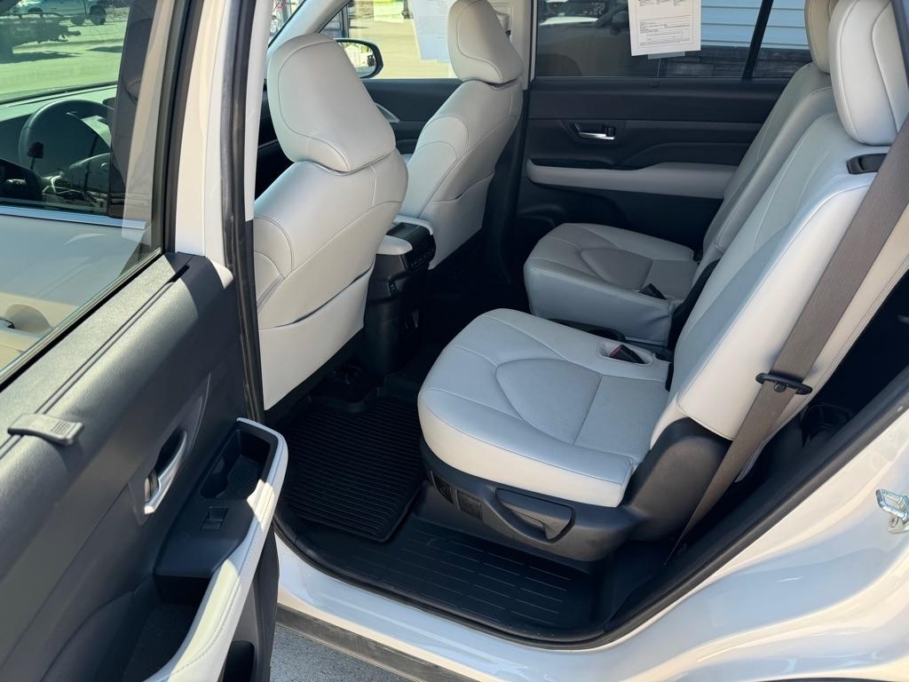 Toyota Grand Highlander XLE AWD 2024