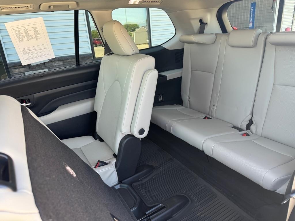 Toyota Grand Highlander XLE AWD 2024