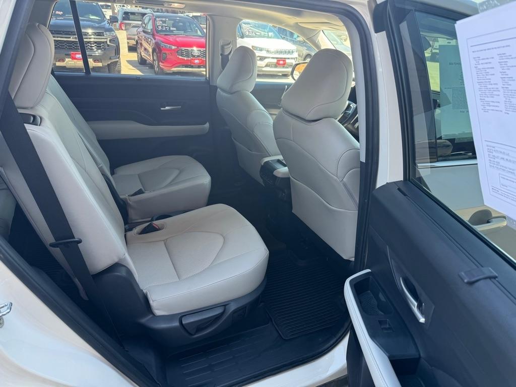 Toyota Grand Highlander XLE AWD 2024