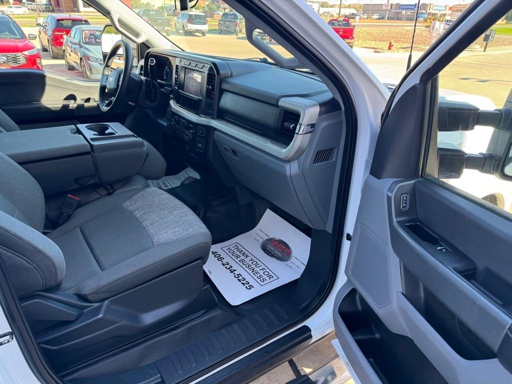 Ford F-350 SD XLT Crew Cab Long Bed 4WD 2023