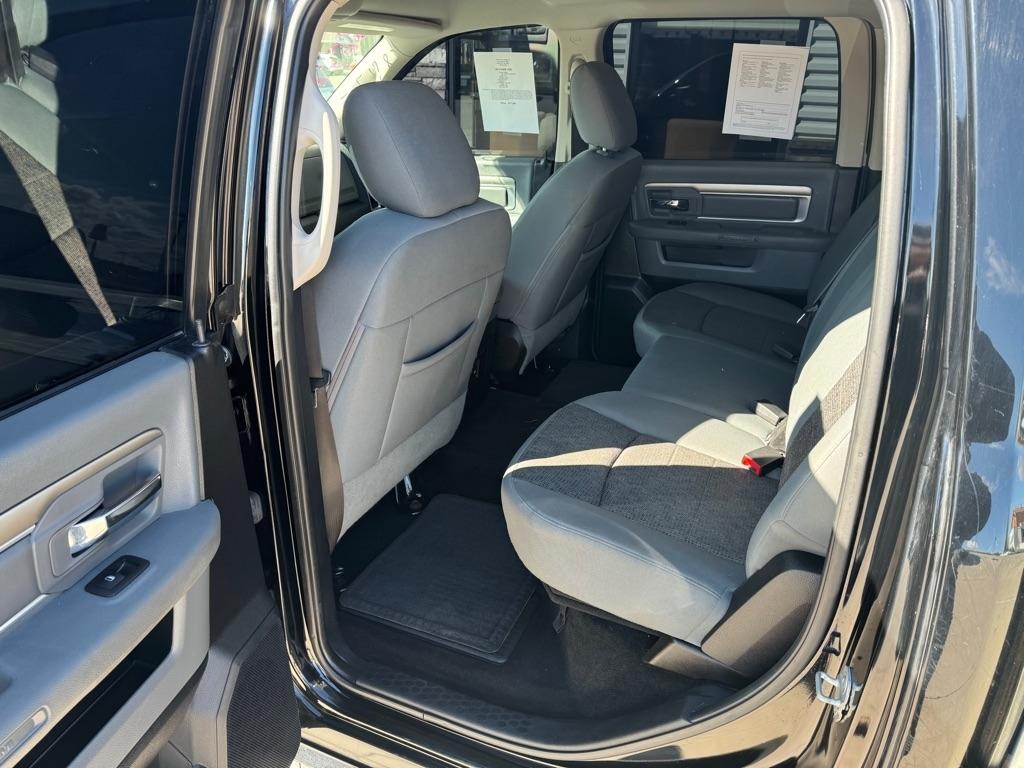 RAM 1500 SLT Crew Cab SWB 4WD 2014