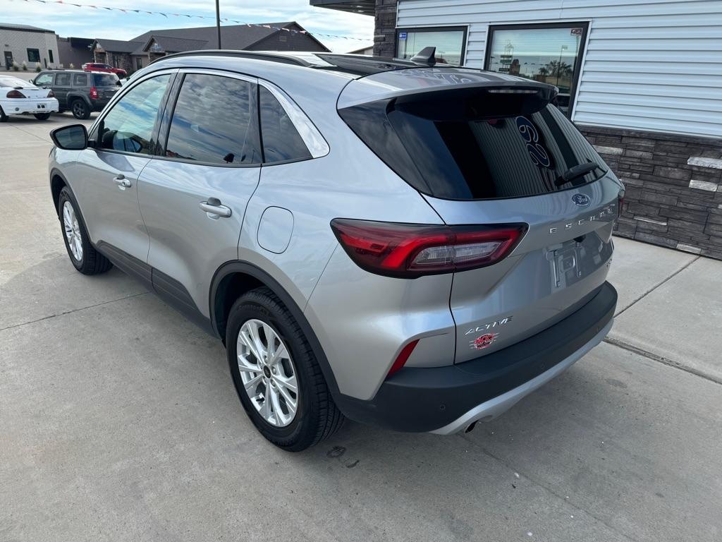 Ford Escape photo 3