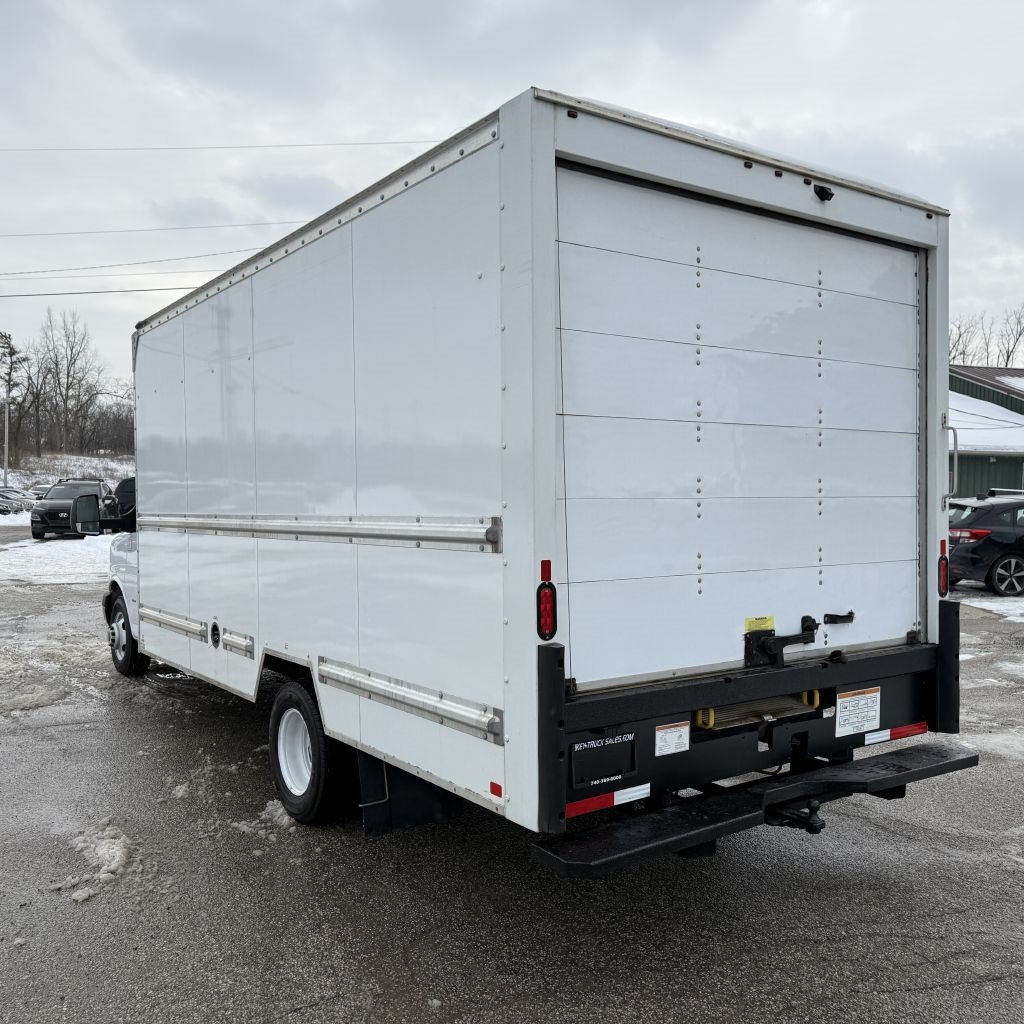 GMC Savana G3500 177 in. 2021
