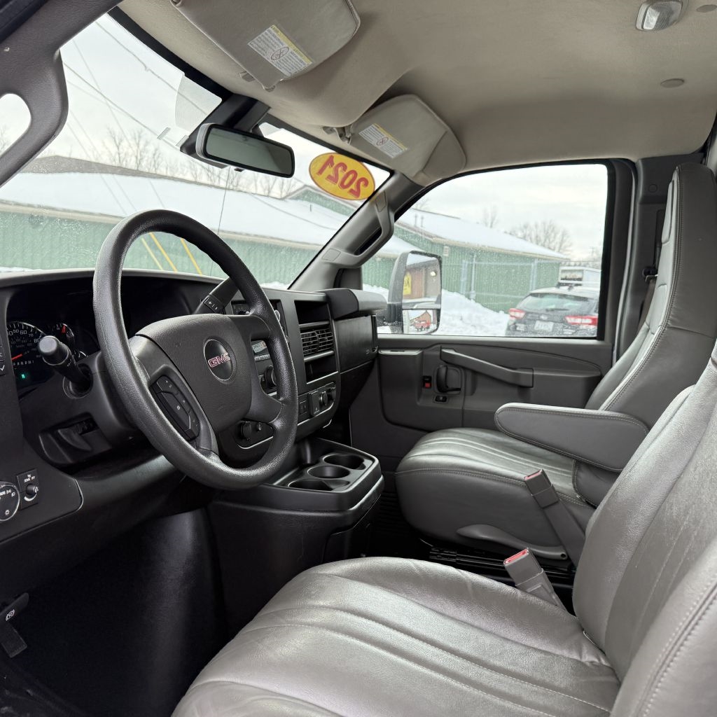 GMC Savana G3500 177 in. 2021