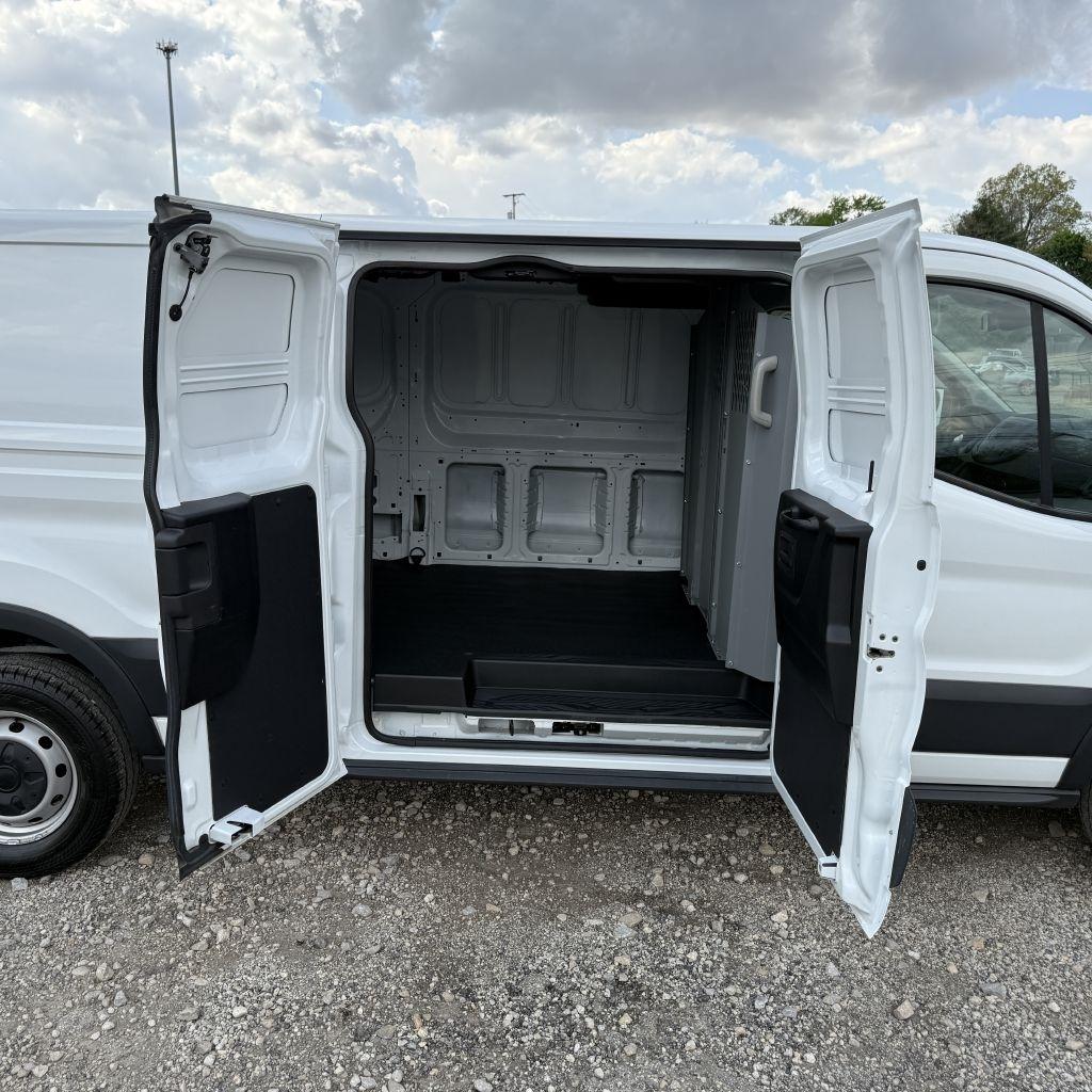 Ford Transit 150 Van Low Roof 60/40 Pass. 148-in. WB 2018