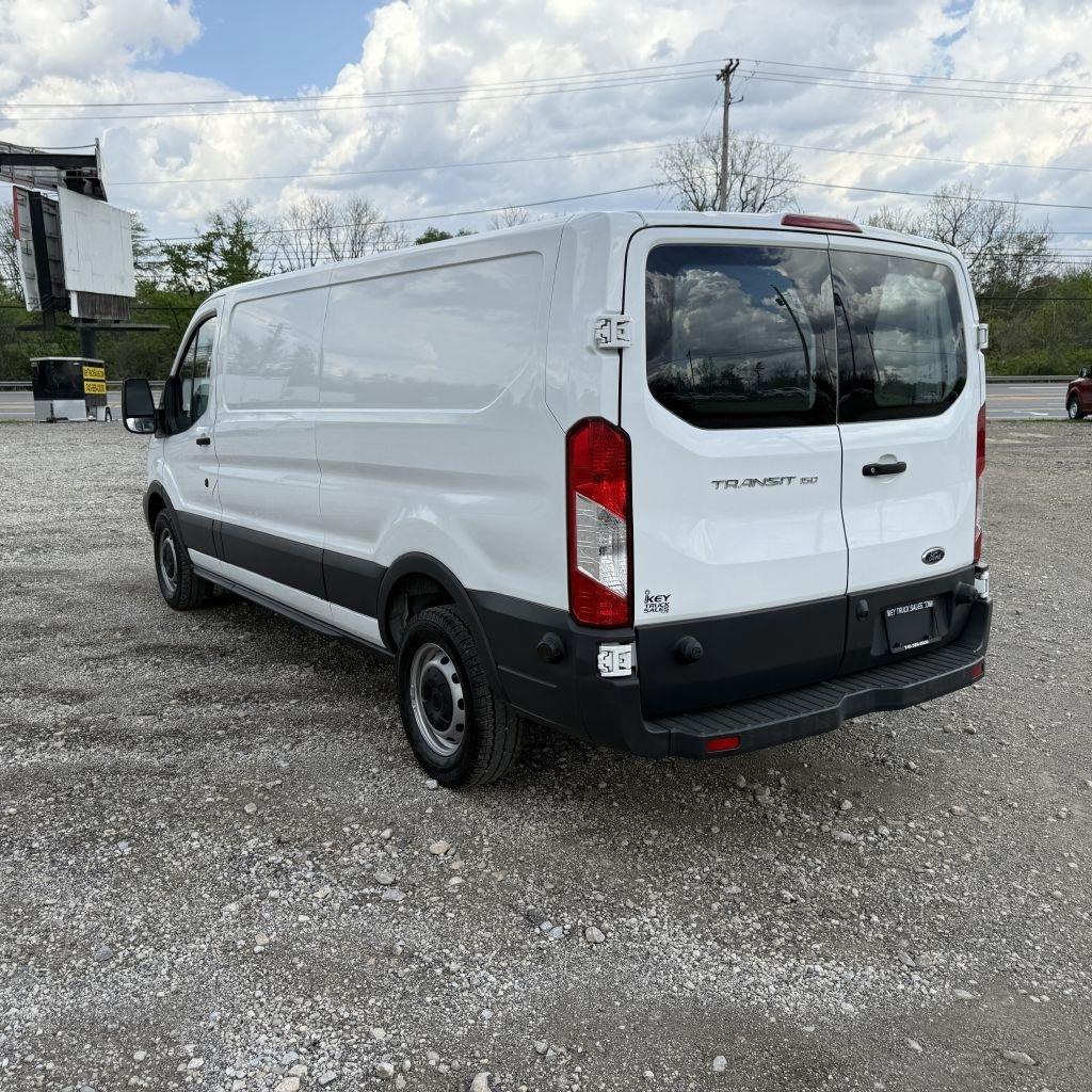 Ford Transit 150 Van Low Roof 60/40 Pass. 148-in. WB 2018