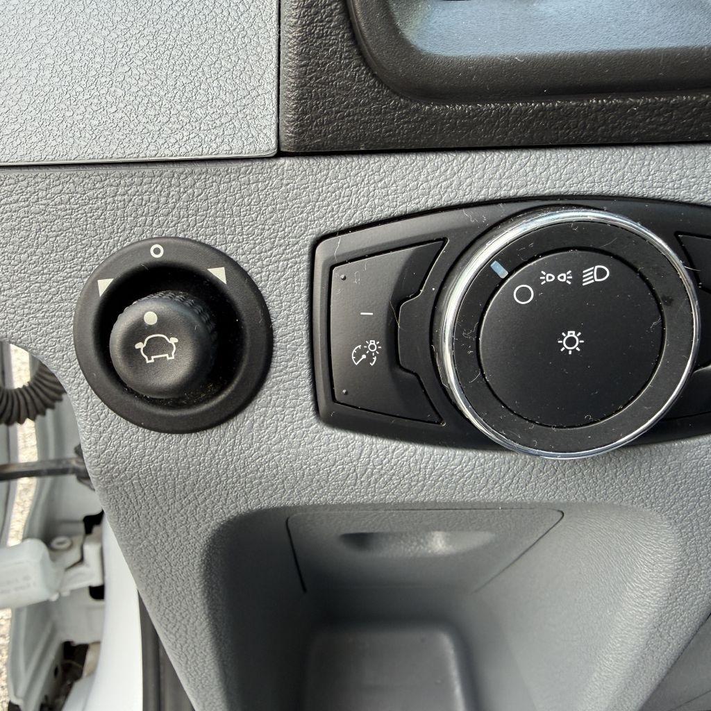 Ford Transit 150 Van Low Roof 60/40 Pass. 148-in. WB 2018