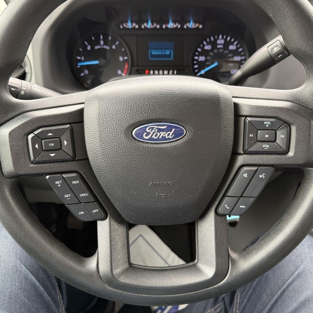 Ford Econoline E-350 Super Duty 2022