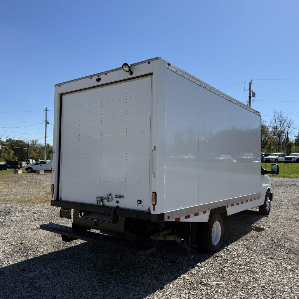 Chevrolet Express G3500 177" 2024