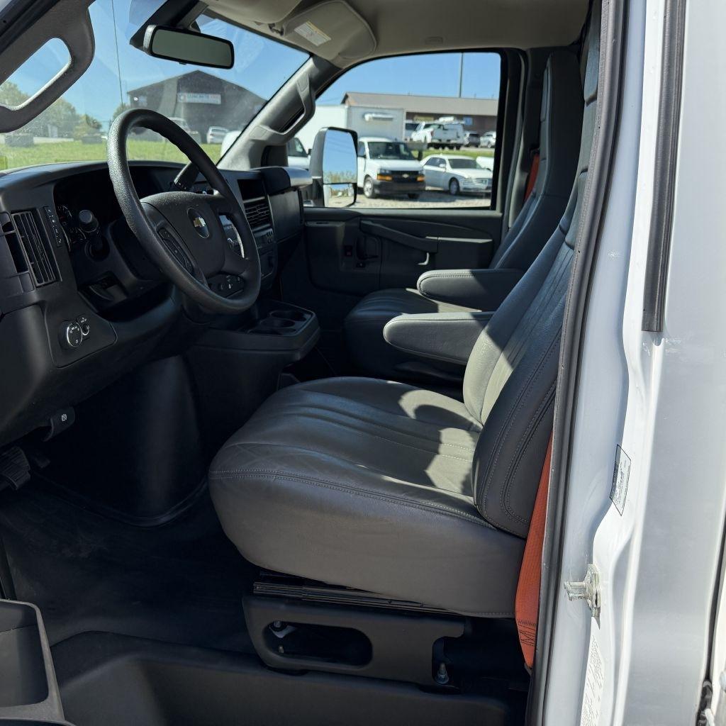Chevrolet Express G3500 177" 2024
