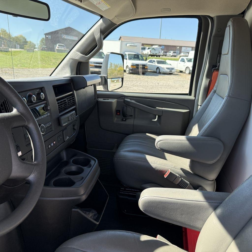 Chevrolet Express G3500 177" 2024