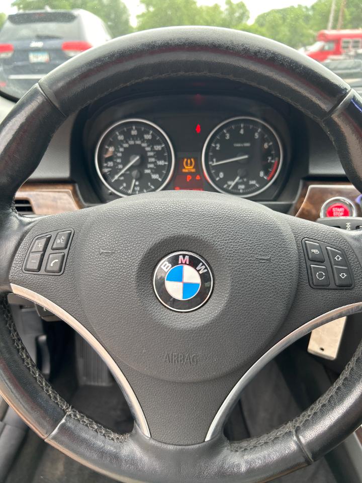 BMW 3-Series 335i xDrive Coupe 2011