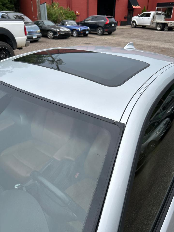 BMW 3-Series 335i xDrive Coupe 2011