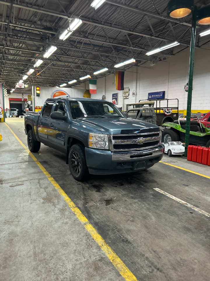 Chevrolet Silverado 1500 LT1 Crew Cab 4WD 2010