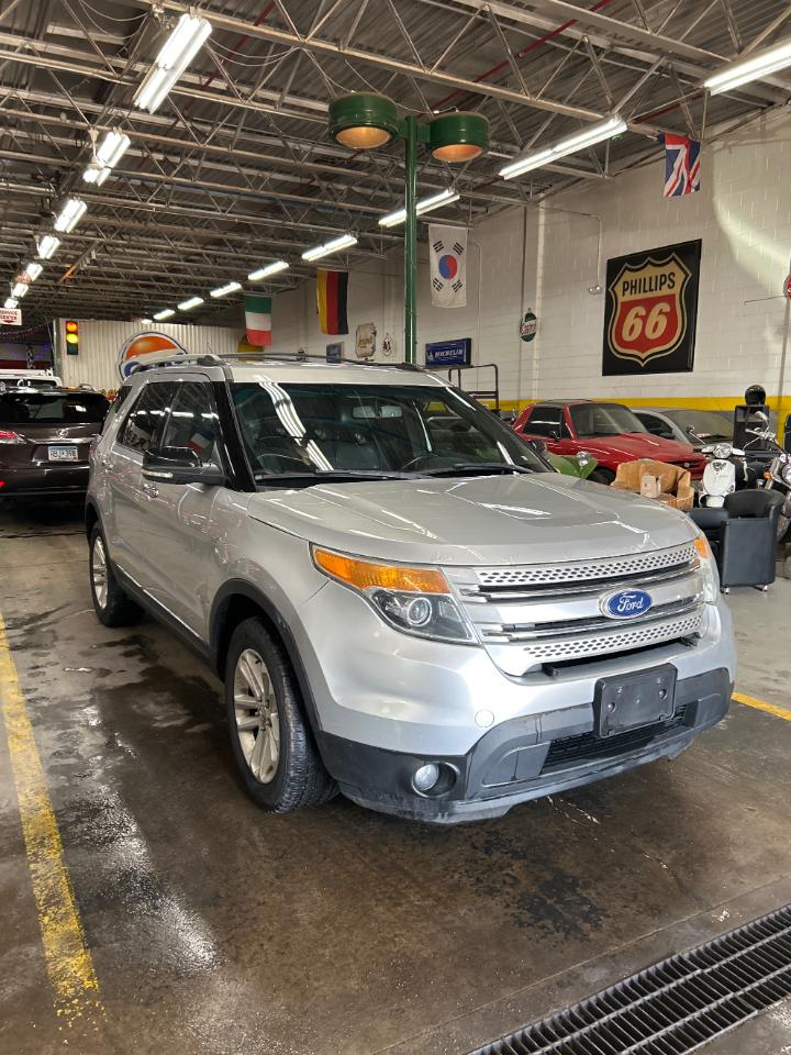 Ford Explorer XLT 4WD 2011