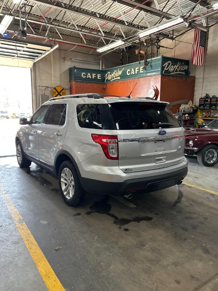 Ford Explorer XLT 4WD 2011