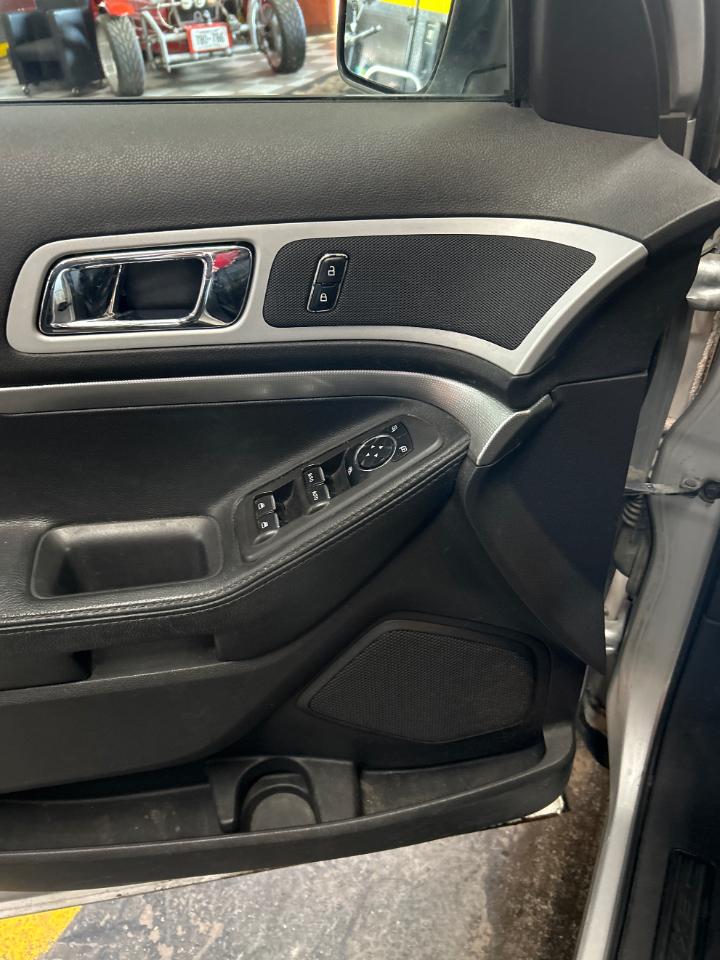 Ford Explorer XLT 4WD 2011