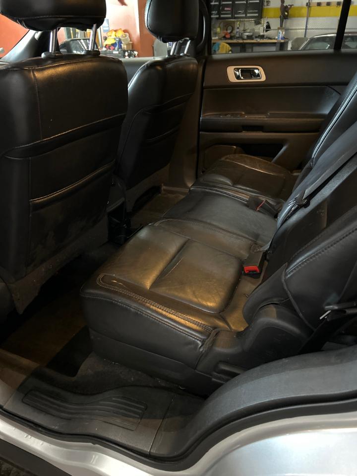 Ford Explorer XLT 4WD 2011