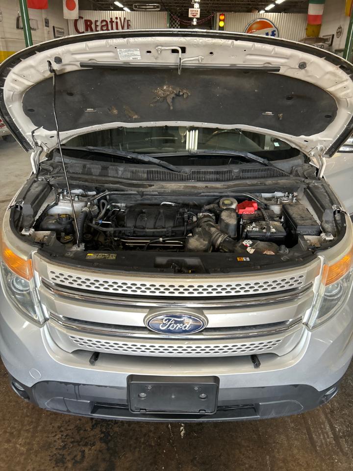 Ford Explorer XLT 4WD 2011