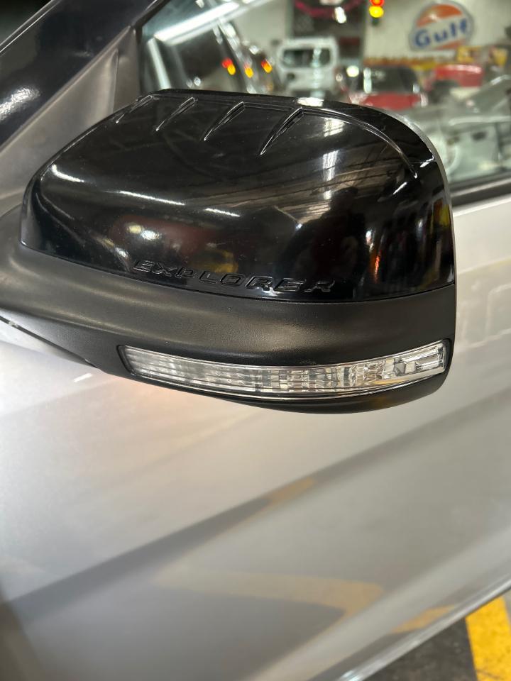 Ford Explorer XLT 4WD 2011