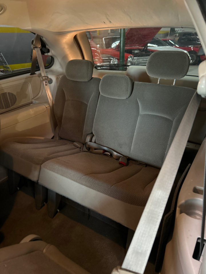 Chrysler Town & Country LX 2005