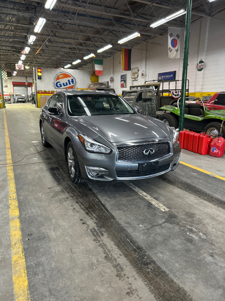 Infiniti Q70 3.7 AWD 2015