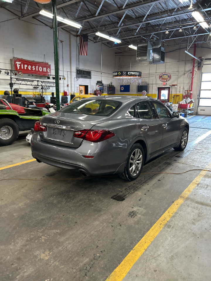 Infiniti Q70 3.7 AWD 2015