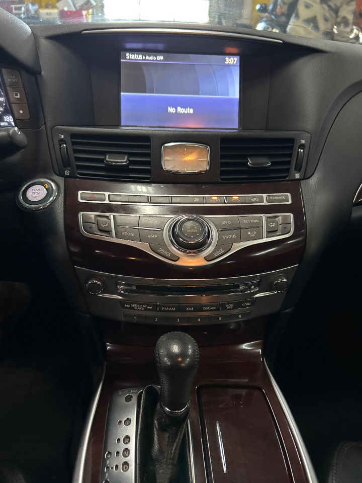 Infiniti Q70 3.7 AWD 2015