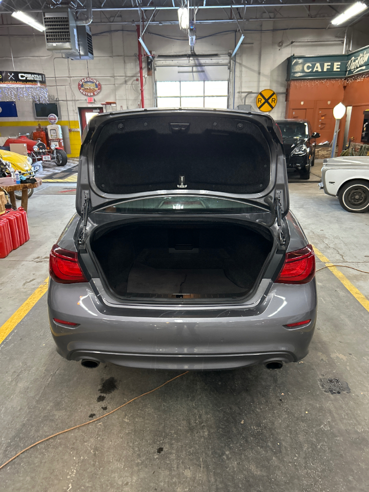 Infiniti Q70 3.7 AWD 2015