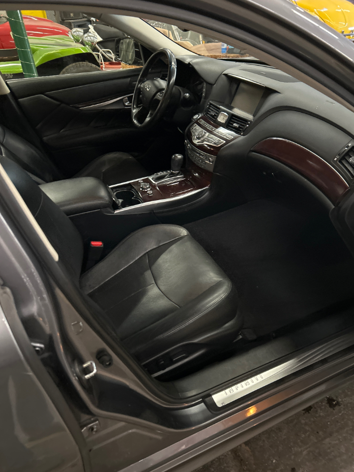 Infiniti Q70 3.7 AWD 2015