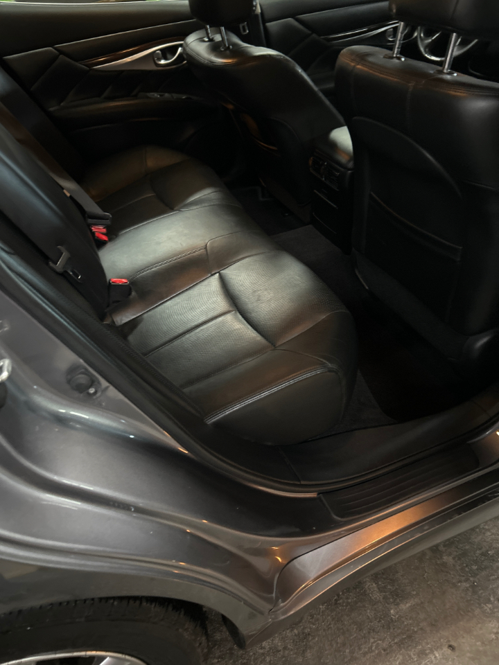 Infiniti Q70 3.7 AWD 2015