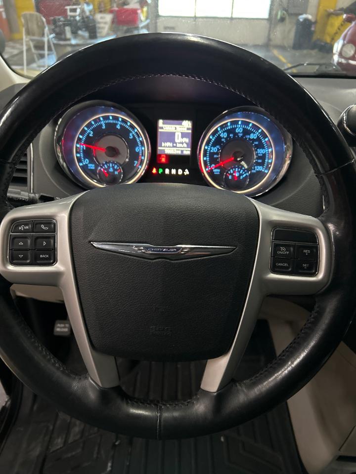 Chrysler Town & Country Touring-L 2016