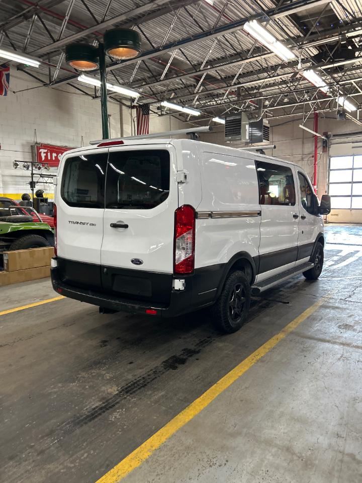 Ford Transit 250 Van Low Roof w/Sliding Pass. 130-in. WB 2019