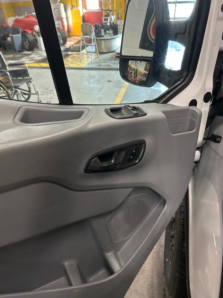 Ford Transit 250 Van Low Roof w/Sliding Pass. 130-in. WB 2019