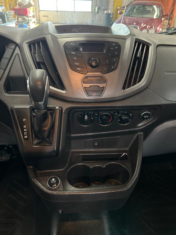 Ford Transit 250 Van Low Roof w/Sliding Pass. 130-in. WB 2019