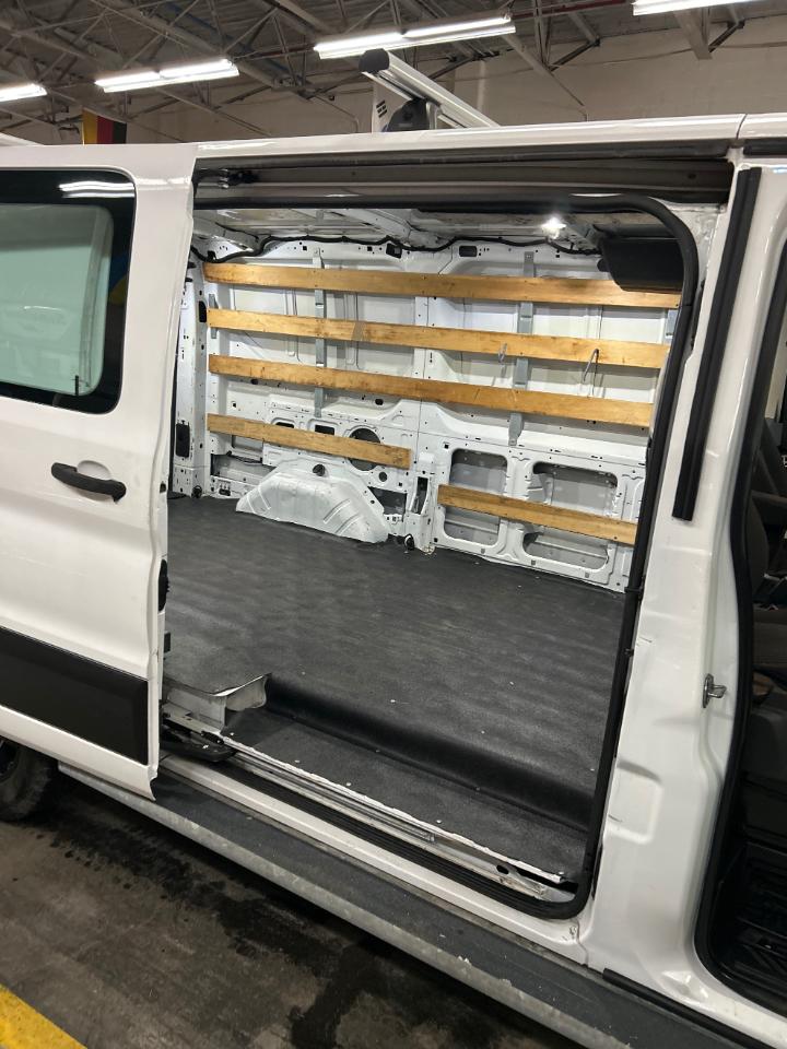 Ford Transit 250 Van Low Roof w/Sliding Pass. 130-in. WB 2019