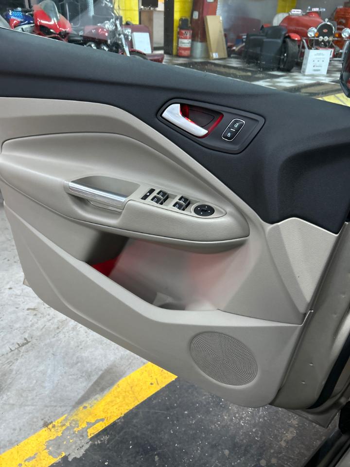 Ford C-Max Energi Titanium 2017