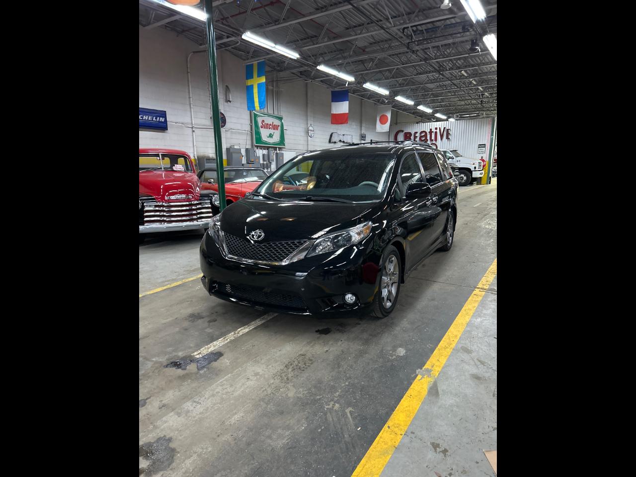 Toyota Sienna 5dr 8-Pass Van V6 SE FWD (Natl) 2013