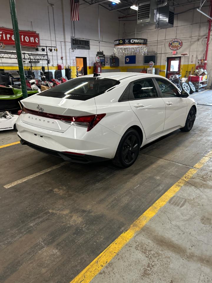 Hyundai Elantra SEL 2021